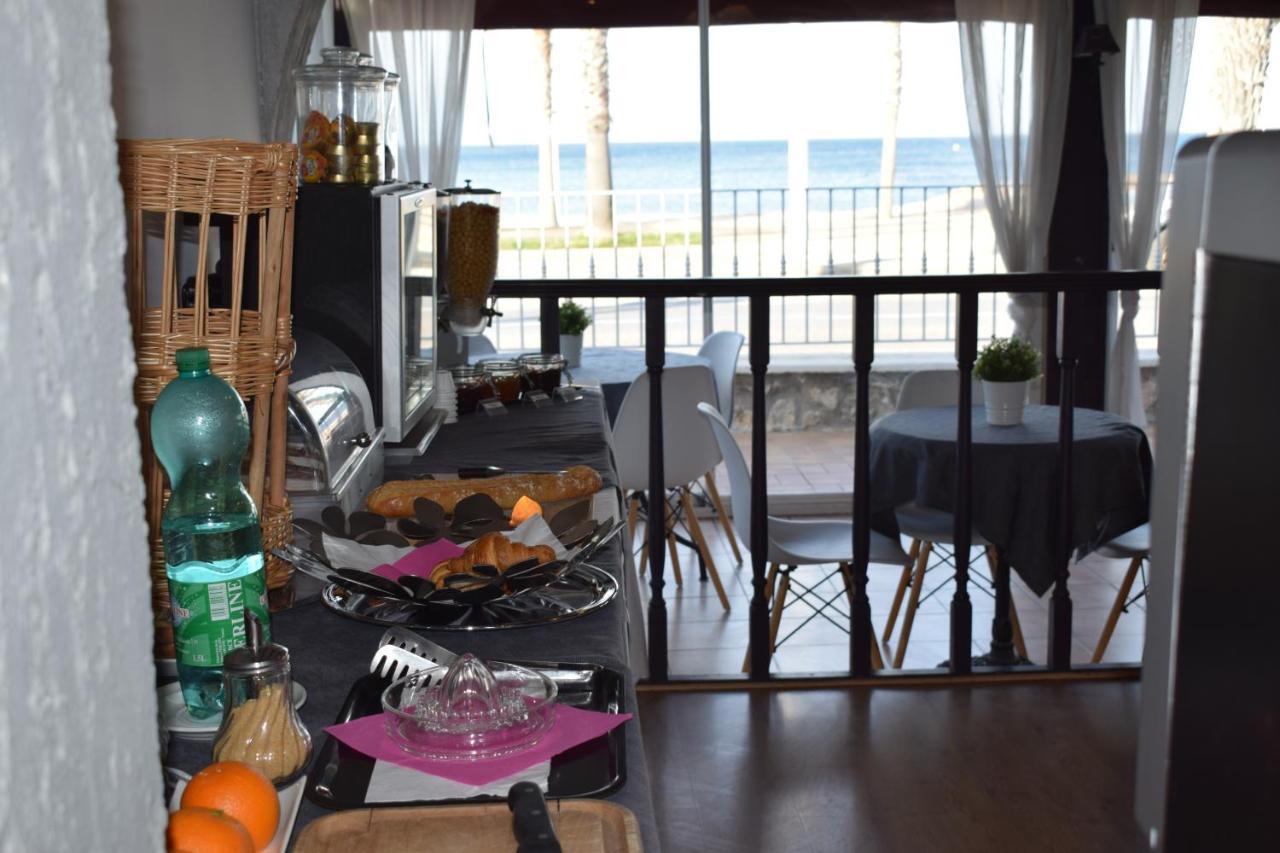 Hotel Bel Azur Six-Fours-les-Plages Exteriör bild