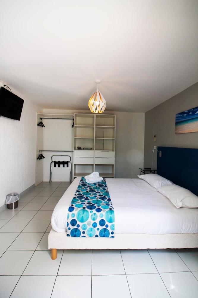 Hotel Bel Azur Six-Fours-les-Plages Exteriör bild